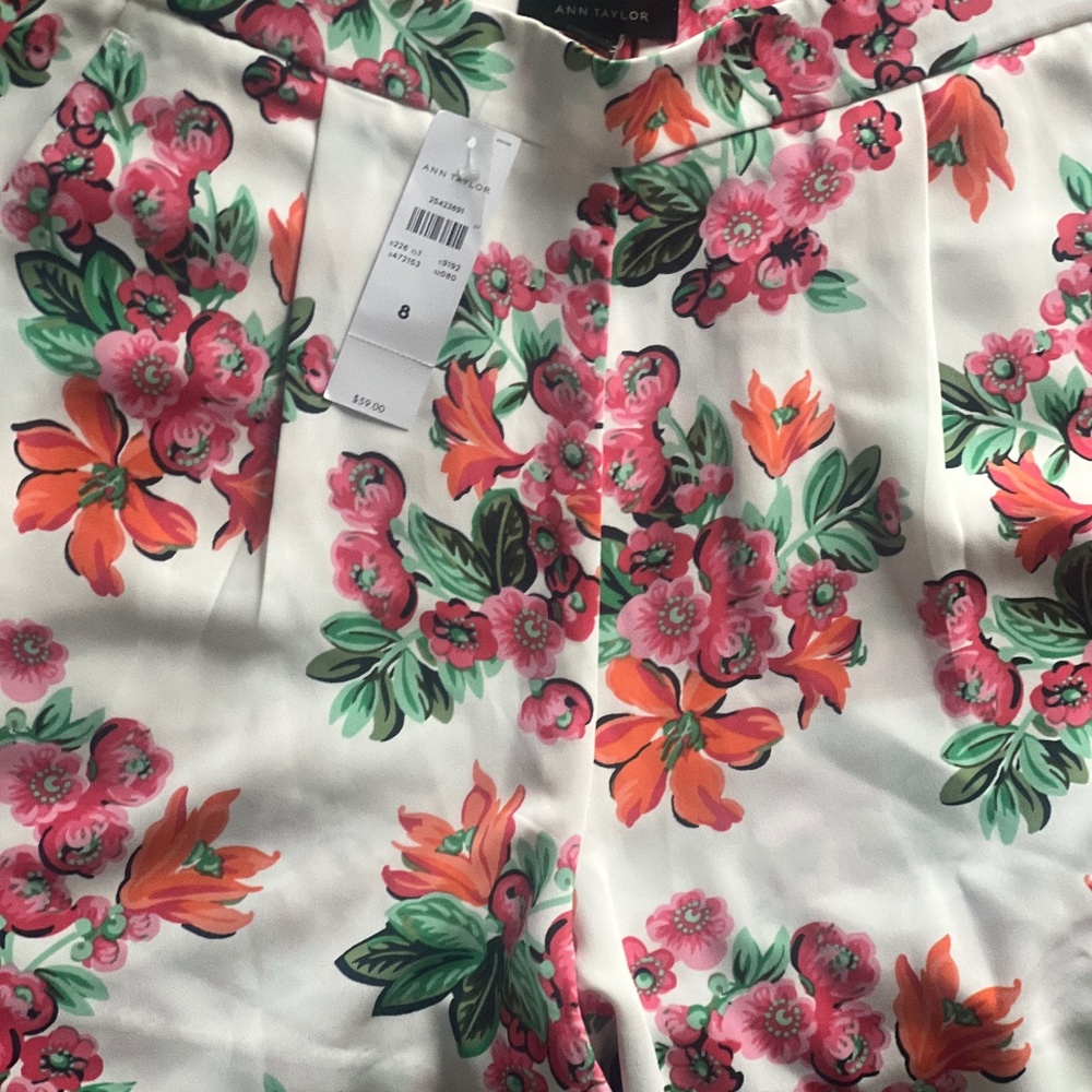 NWT The Side-Zip Short in Floral Polyester - Ann Taylor